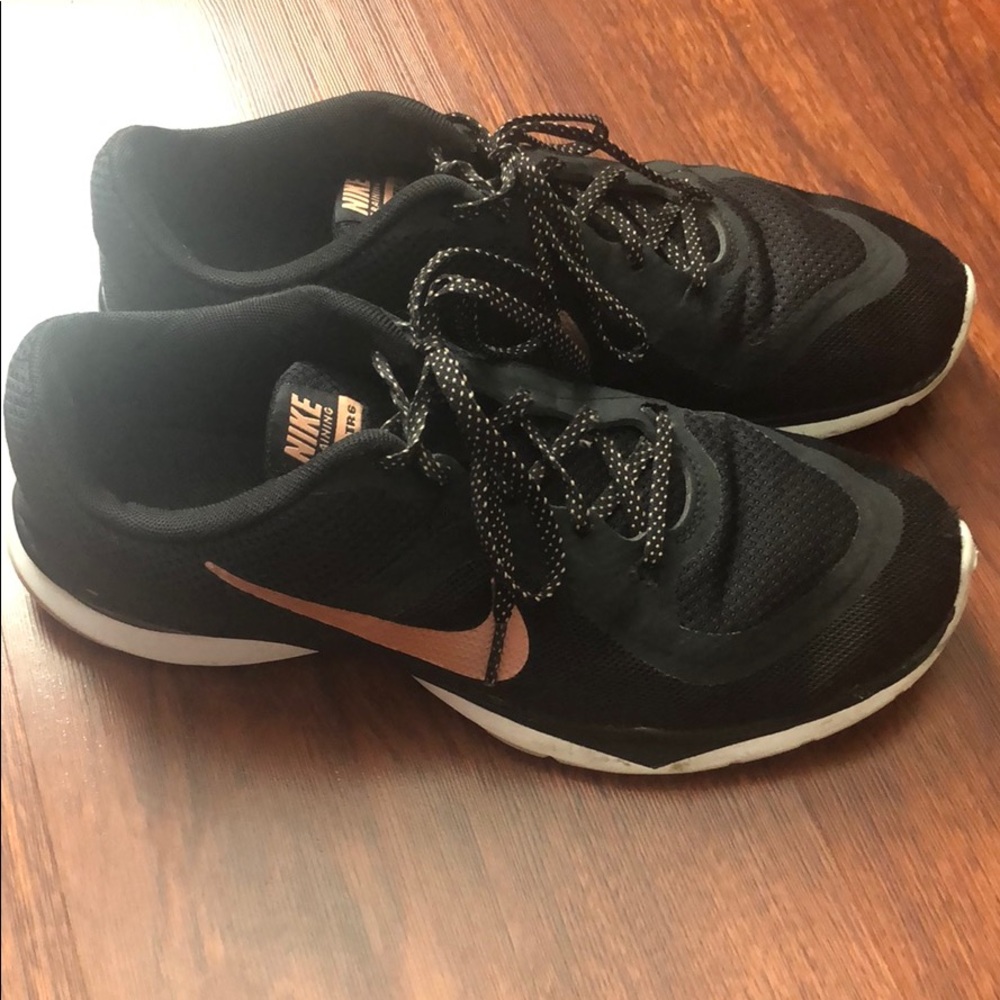 GUC Nike sneakers